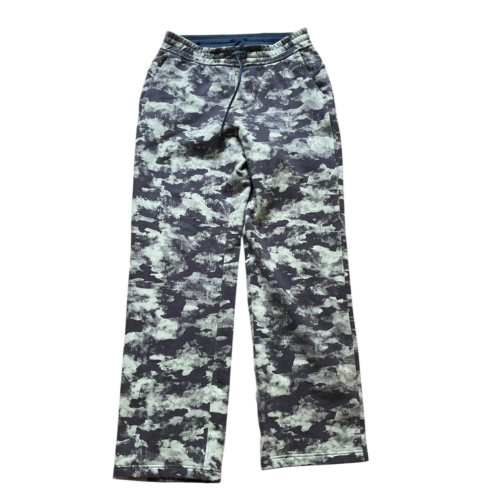 Lululemon Loungeful Fleece Straight Leg Pants in Heritage Camo, Size 8